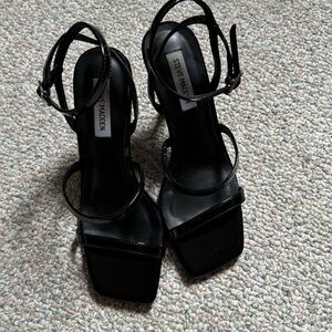Steve Madden square toe sandal short heel